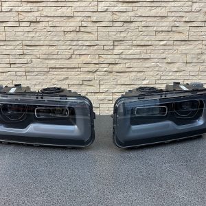 rolls-royce-cullinan-headlights