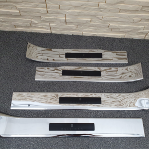 rolls-royce-cullinan-sill-strip-chrome-set